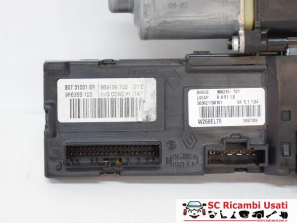 Alzavetro Anteriore Sinistro Renault Megane 3 807310016R