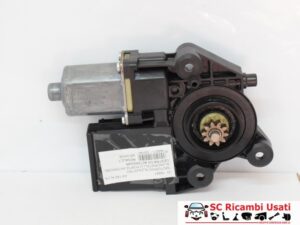 Alzavetro Anteriore Destro Renault Megane 3 807300004R