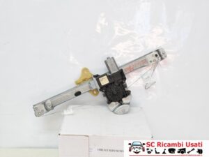 Alzavetro Anteriore Sinistro Renault Clio 4 807018534R