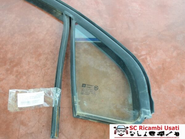 Vetro Fisso Anteriore Destro Chevrolet Orlando 95230967