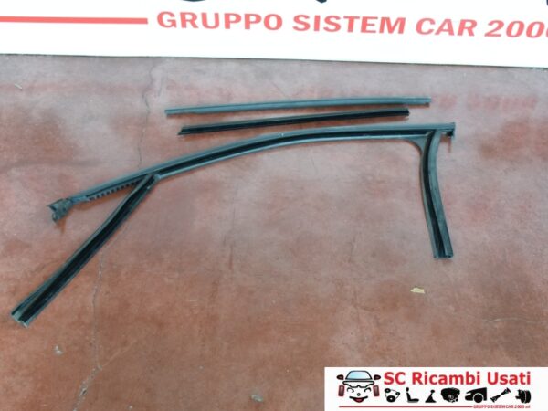 Guarnizione Porta Anteriore Sinistra Jeep Avenger 52174021