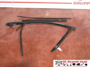 Guarnizione Porta Anteriore Sx Renault Scenic 3 803310013R