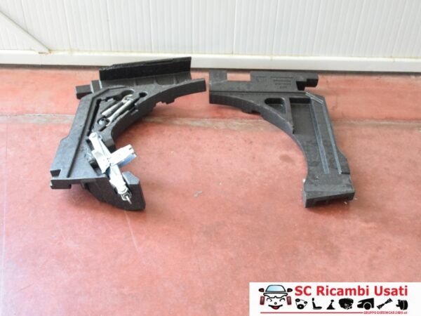 Kit Attrezzi Nissan Qashqai J10 84979JD000