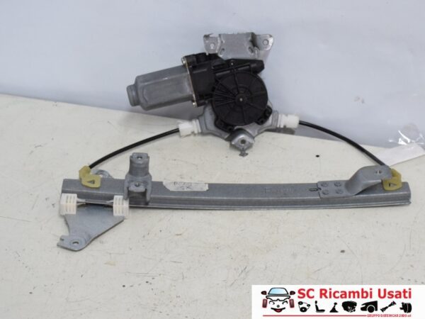 Alzavetro Posteriore Sinistro Nissan Qashqai J10 402191A