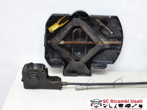 Cric Ruota Di Scorta Con Kit Attrezzi Peugeot 5008 9686692480