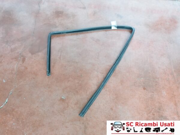 Guarnizione Porta Posteriore Sinistra Opel Zafira 13132029