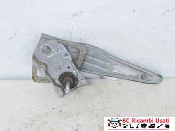 Alzavetro Posteriore Destro Toyota Yaris 698300D120