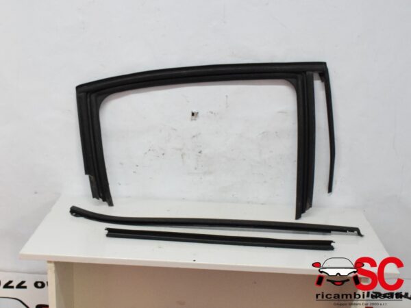 Guarnizione Porta Posteriore Destra Citroen C3 9813202080 9813218480